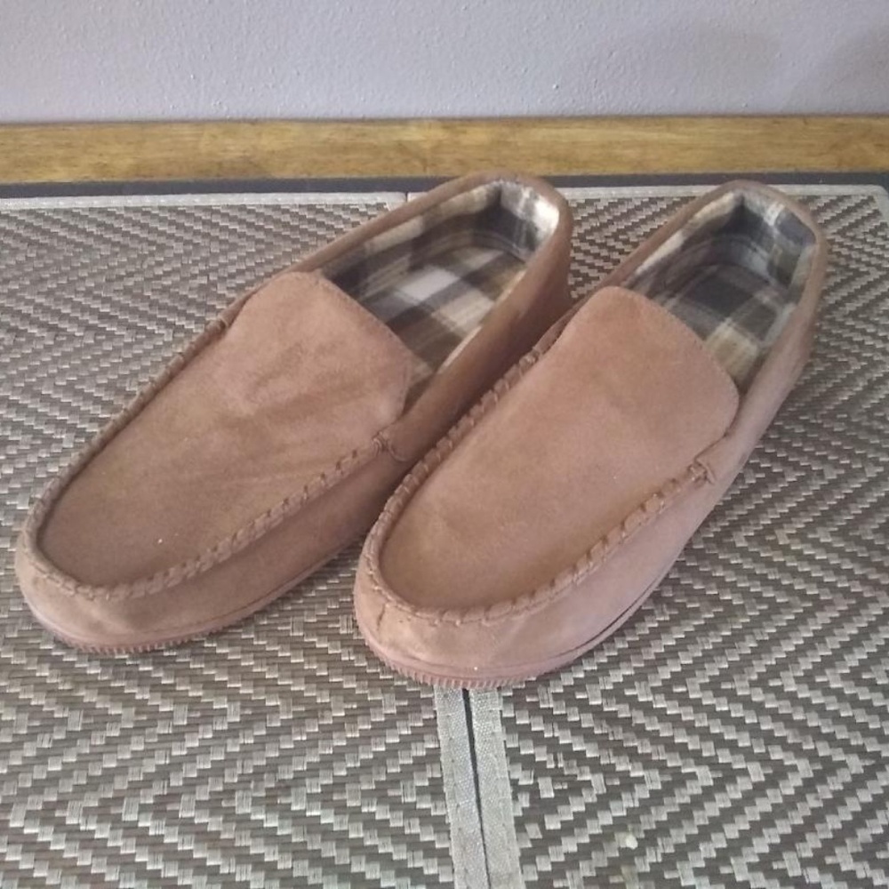 Moccasins/slippers